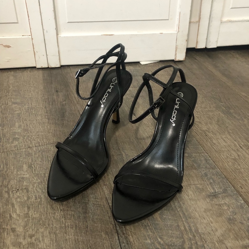 Elegant Black Leather Heels new
